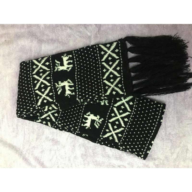 Self-produced and Self-sold Couple Wool Warm Deer Knitted Scarf Christmas Snowflake Deer Scarf Double-sided Fashion Scarf