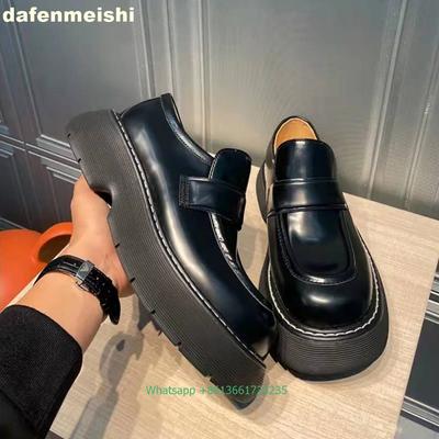 Весна 2025 Новые лоферы Женские Натуральная кожа Увеличивающие рост Мягкая Толстая подошва Повседневная Кожаная обувь Круглый носок Черные/темно-зеленые туфли