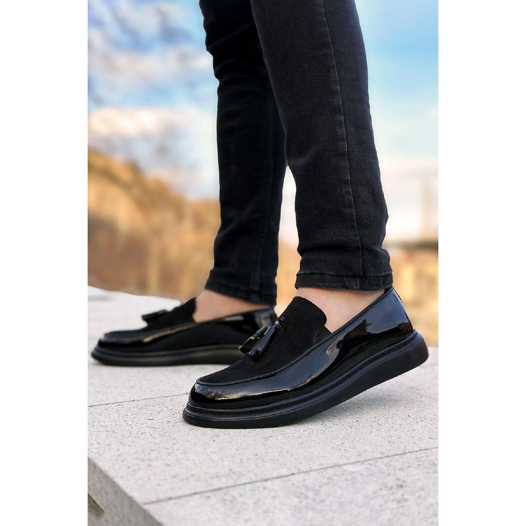 Черные мужские классические туфли на шнуровке с рисунком