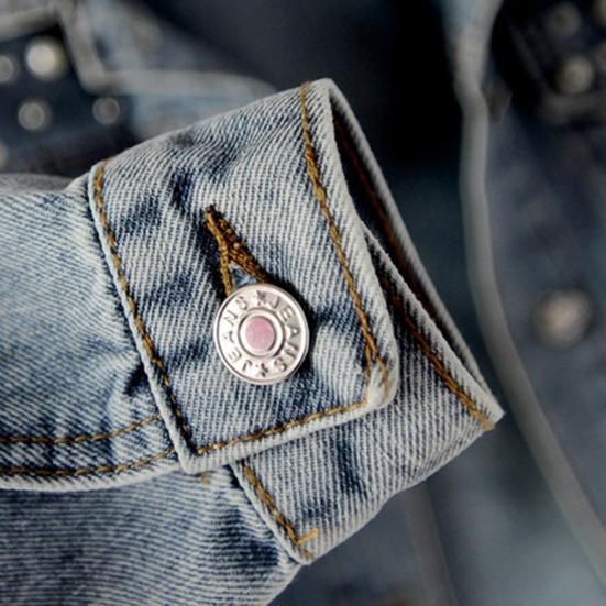 Женская джинсовая куртка однотонная однобортная короткая дышащая сохраняющая тепло декор из бусин