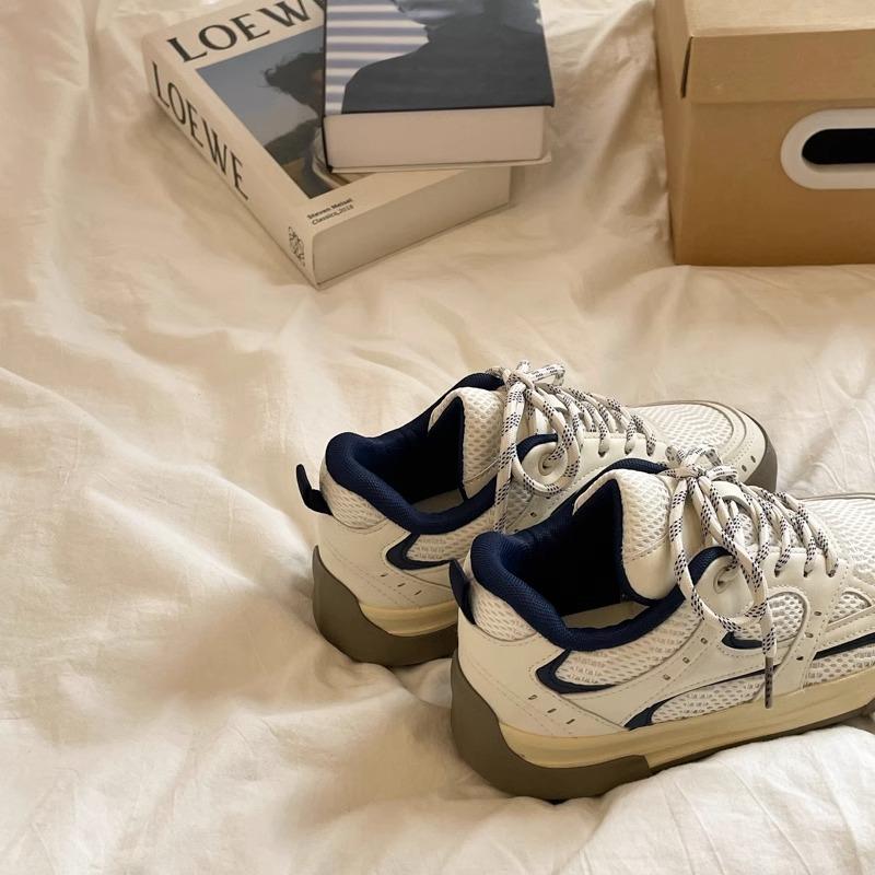 Маленькие белые туфли женские 2025 новые сетчатые дышащие нишевый дизайн чувство морали тренировочные туфли универсальные студенческие спортивные и повседневные туфли