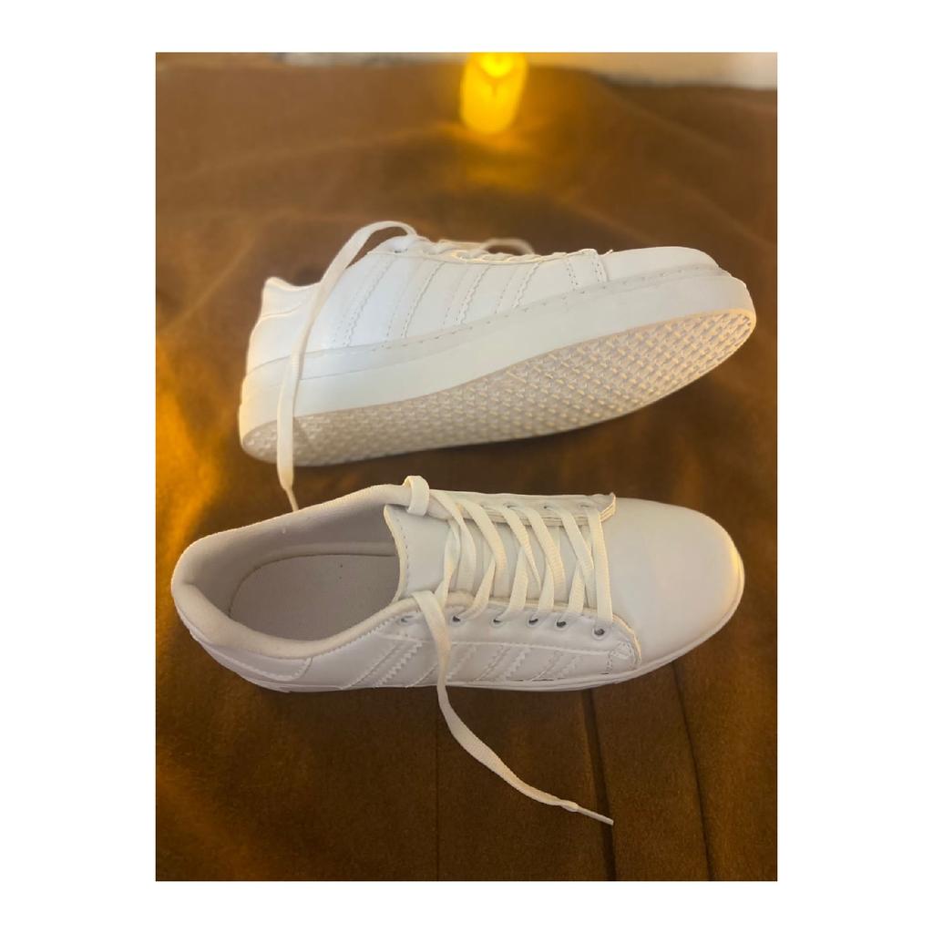 Кроссовки Белые