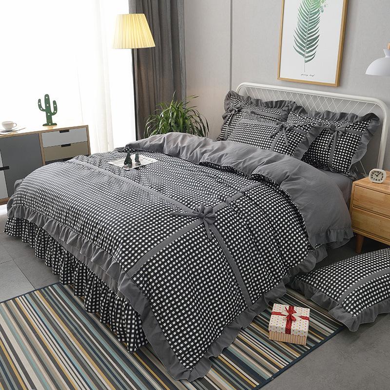 Комплект постельного белья в стиле принцессы с сердечками для девочки из четырех предметов, постельное белье из кружева, трикотажного хлопка, банта, пододеяльника, юбки, комплект из трех предметов