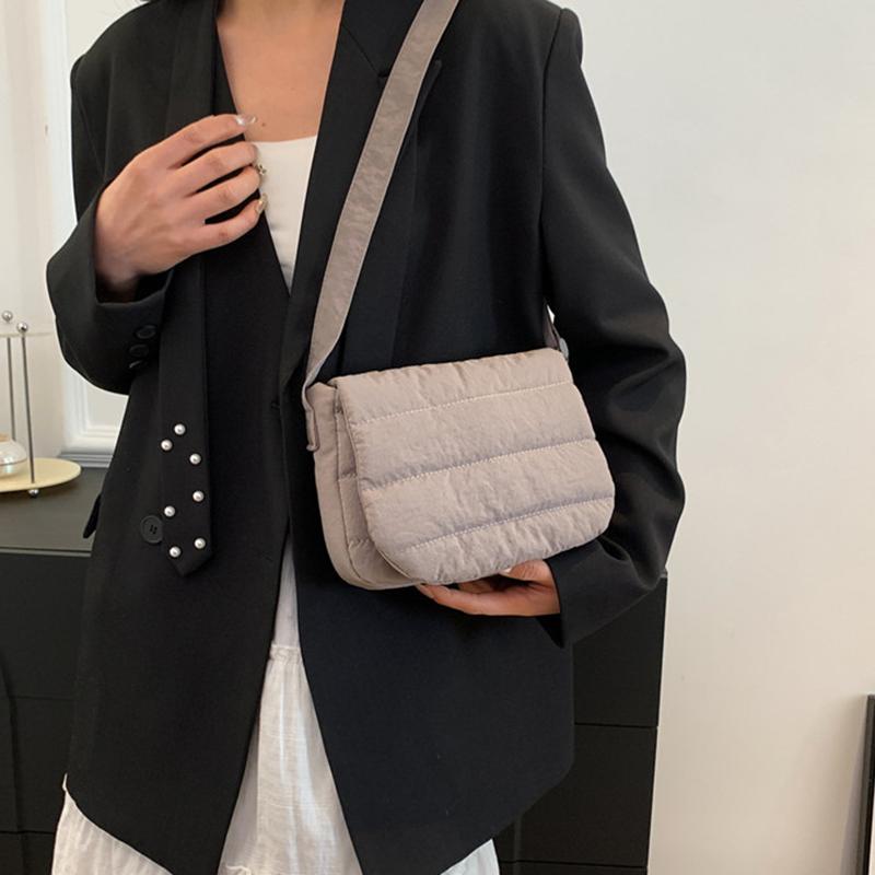 Женская модная маленькая наплечная сумка из нейлона и космического хлопка с вышивкой нитью, повседневная однотонная, универсальная, с клапаном, квадратная сумка-кроссбоди KTY