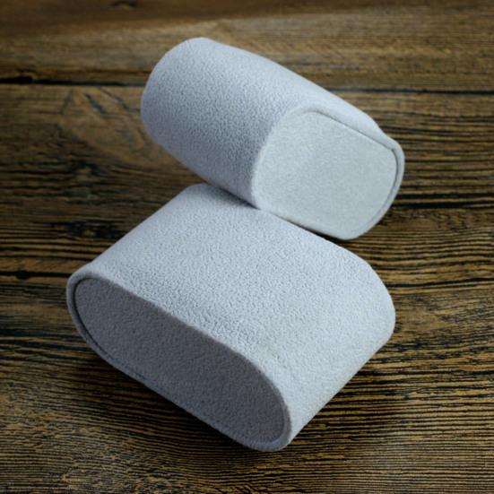 Подушка для демонстрации часов Мягкая ткань Полностью набитая Витрина для ювелирного магазина Держатель для демонстрации браслетов Товары для ювелирного магазина