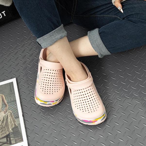 Fashion Clogs Men Sandals Casual Shoes EVA Lightweight Sandals Unisex Colorful Shoes for Women Summer Beach Slippers 36-45