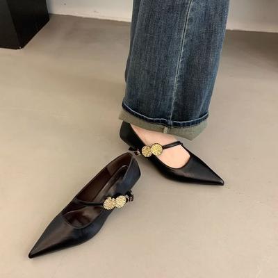 Вечерний ветер маленькие кожаные туфли с острым носком темперамент металлическая пряжка слово с высоким каблуком мелкий вырез 2025 весна и осень новые универсальные для работы