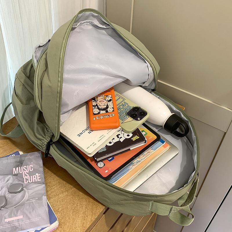 Lightweight Backpack Women's Outdoor Backpack Large Capacity Travel Bag Student Schoolbag