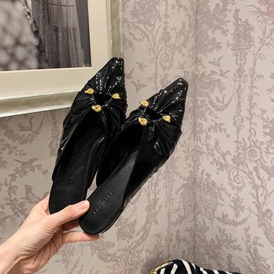 Виноградная мать 2025 весна и лето новая треугольная пряжка полый острый носок плиссированная сумка голова Мюли полушлепанцы женская одежда