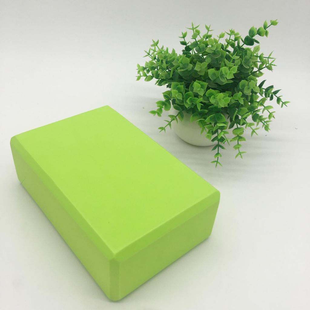 Монохромный блок для йоги из высокоплотного материала EVA, предназначенный для детских танцевальных занятий и упражнений на пресс ногами.