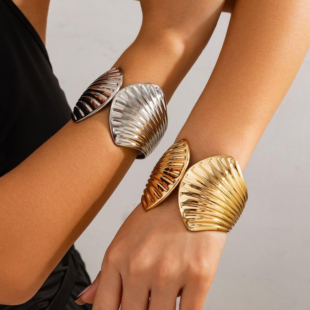 Europe American Style Shell Open Bangle Minority Design Exaggerated Bracelet  Decoration