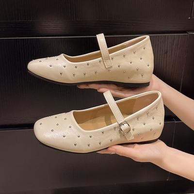 Весна 2025 года, новые корейские ретро-балетки с заклепками, квадратная головка, плоская подошва, одинарные туфли с пряжкой из одного слова, увеличивающие внутреннюю высоту, туфли Мэри Джейн