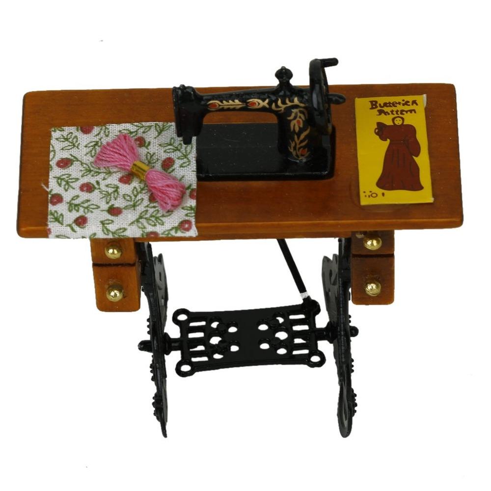 1 Pcs Miniature Sewing Machine with Cloth for 1/12 Scale Dollhouse Decoratio