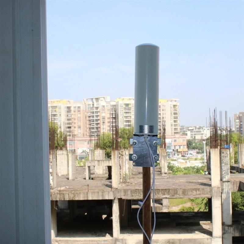 White Dual SMA/TS9/CRC9 Male 3G 4G LTE Outdoor Wall Mount Signal Booster Amplifier Antenna with Fixed Bracket 698-2700MHZ