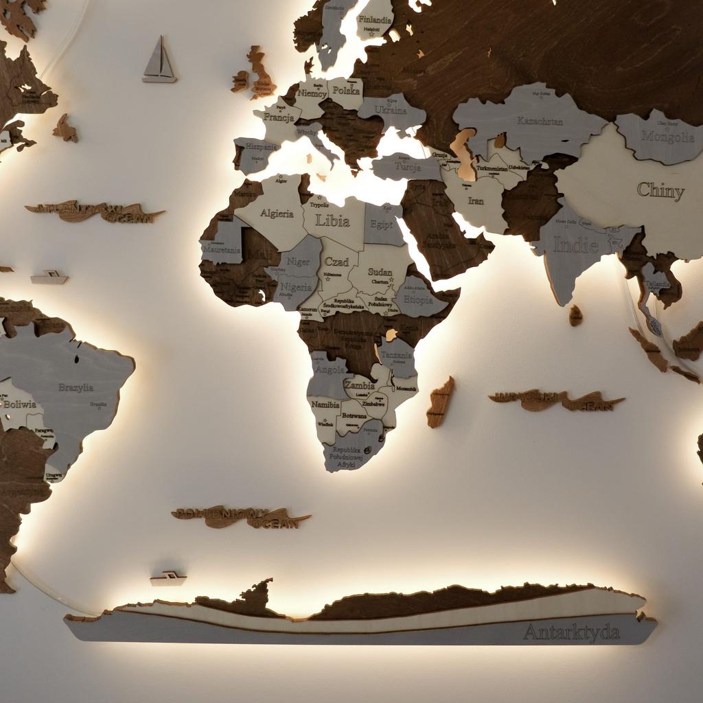 Wooden World Map Illuminated with LED 3D Pattern XVIII Borders + Names of Countries, Capitals and States 256X160