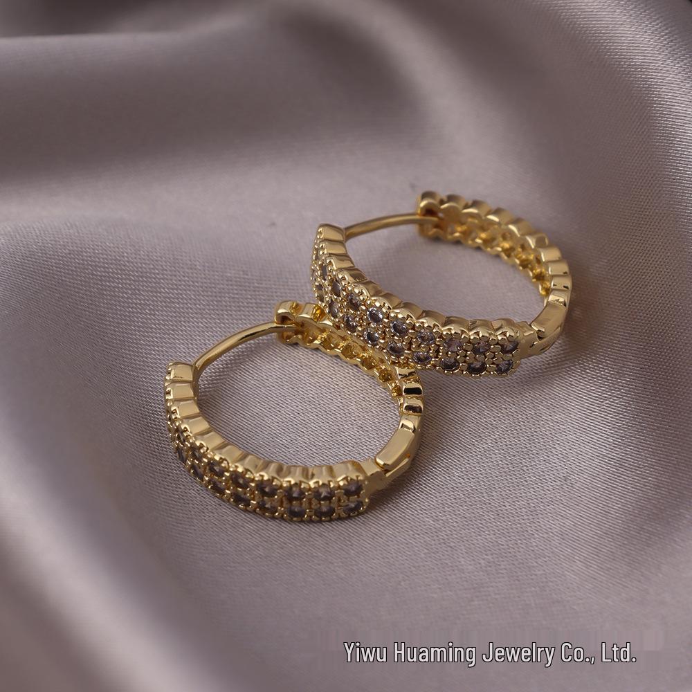 Французские серьги-пусеты с цирконами и бриллиантами в стиле легкой роскоши - Универсальные и трендовые стили