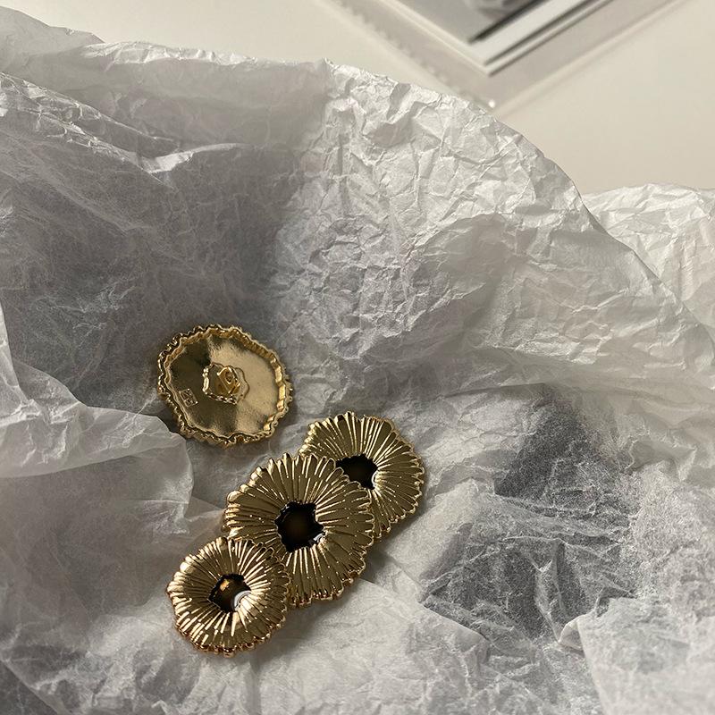 Yisen ESSTUDIO ретро металлическая пряжка черное шерстяное пальто в горошек