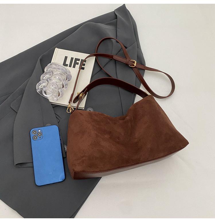 Винтажная матовая сумка через плечо из оленьей кожи 2025 года для женщин: Высококлассная мода Осень/Зима