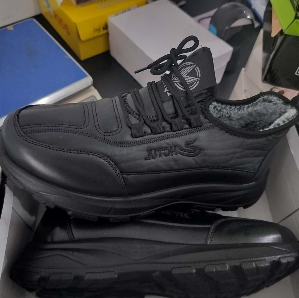 Женская хлопковая обувь 2024 года, зимние новые теплые зимние ботинки для пожилых людей среднего возраста, повседневные удобные плюшевые теплые прогулочные хлопковые туфли на шнуровке