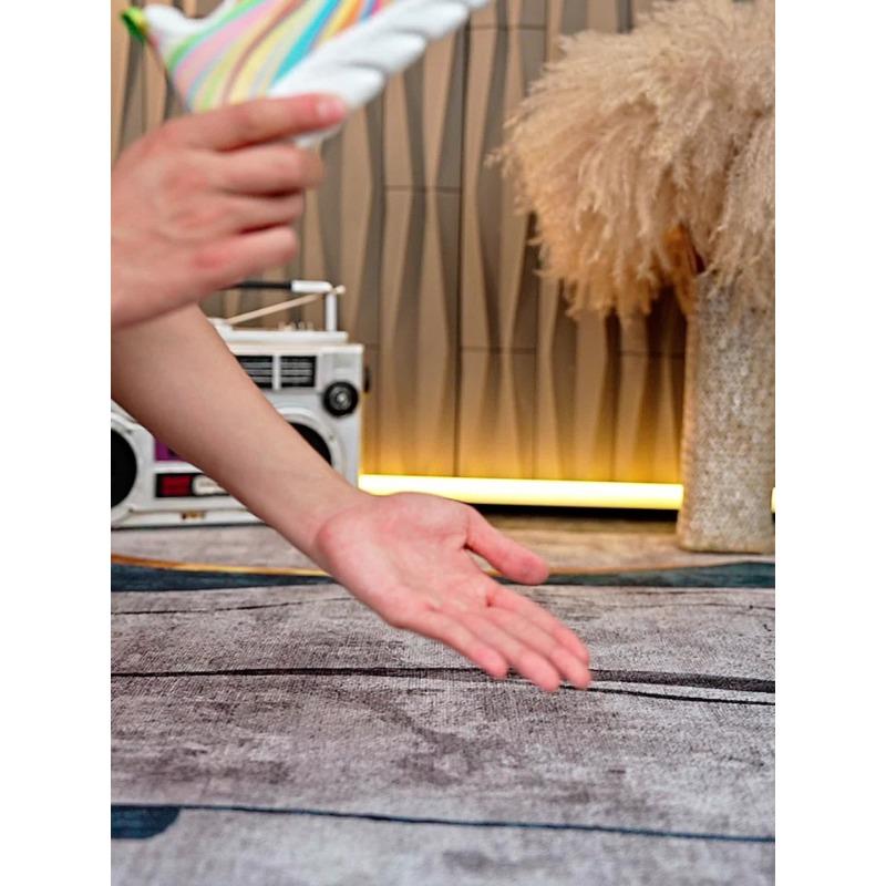 Женские повседневные кроссовки - Низкие дышащие тканевые туфли на шнуровке с радужными полосатыми акцентами