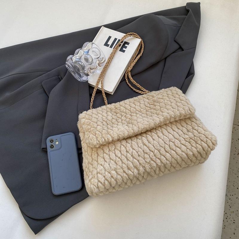 Fashion Women Shoulder Bag Furry Handbag Chain Underarm Bag Large Capacity Square Flap Messenger Bag Plush Totes ARI