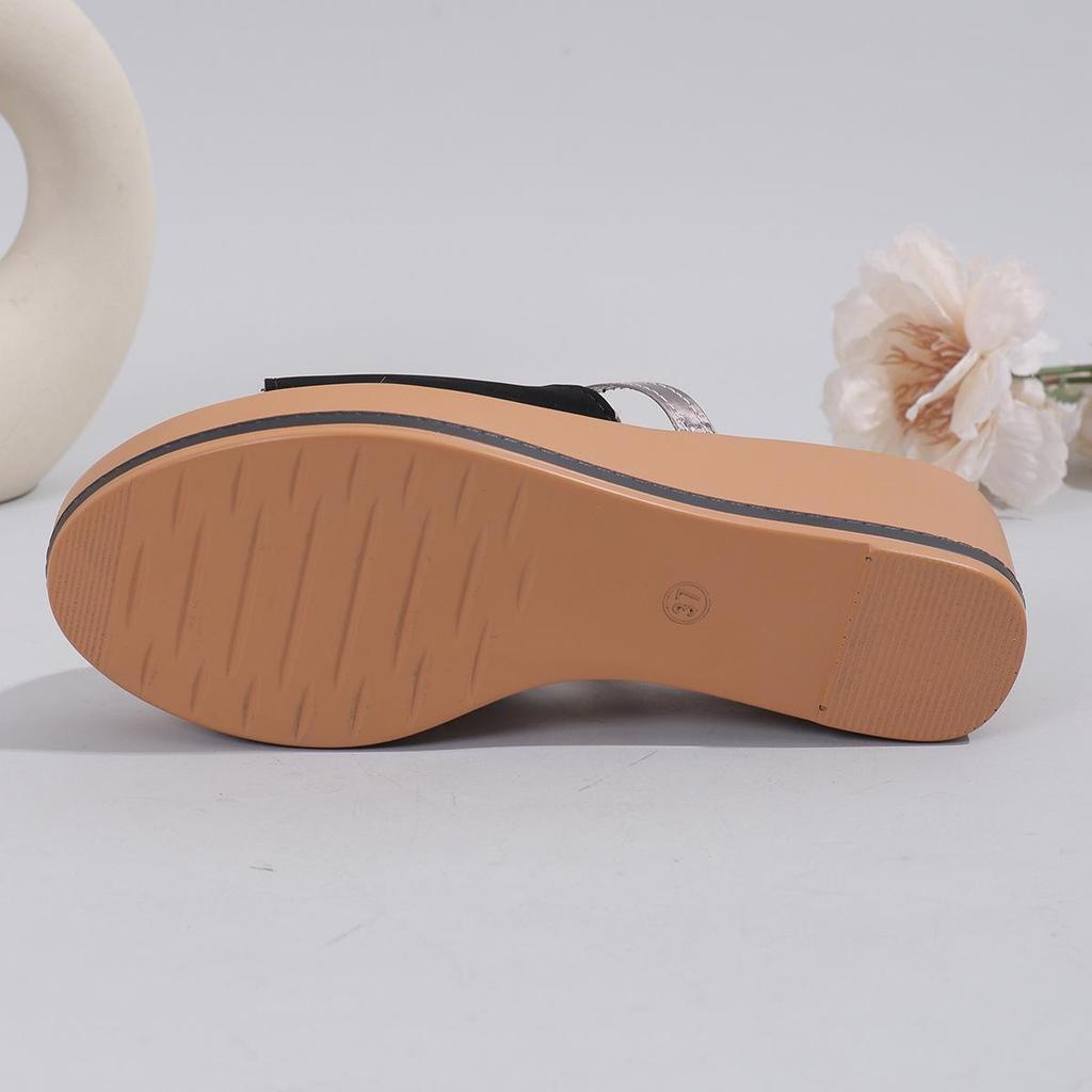 2024 Новые летние женские тапочки на танкетке с толстой подошвой: Повседневная обувь Cross-Border большого размера, увеличивающая рост