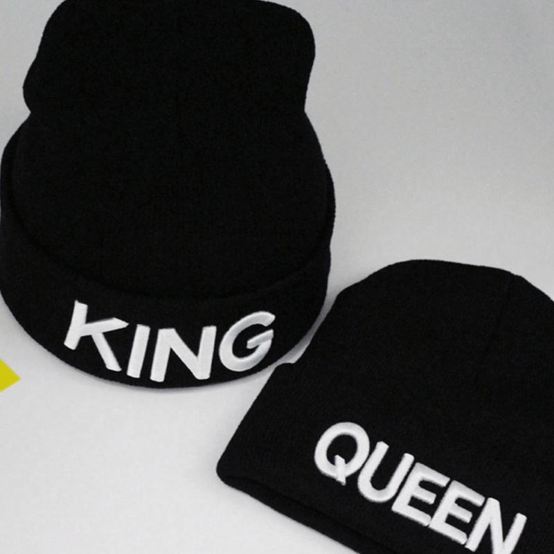 2 шт. Черная унисекс вязаная шапка с вышивкой 'queen' и 'king', защита ушей, зимняя уличная