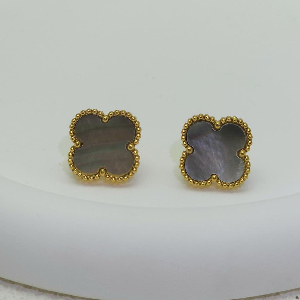 Высококачественная титановая сталь Натуральный перламутр Четырехлистный клевер Серьги для женщин 18K Модные Премиальные серьги