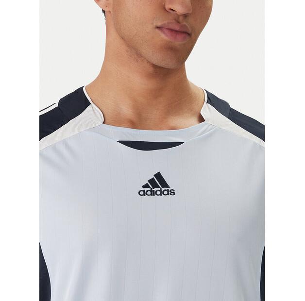 Футболка adidas adicolor Teamgeist