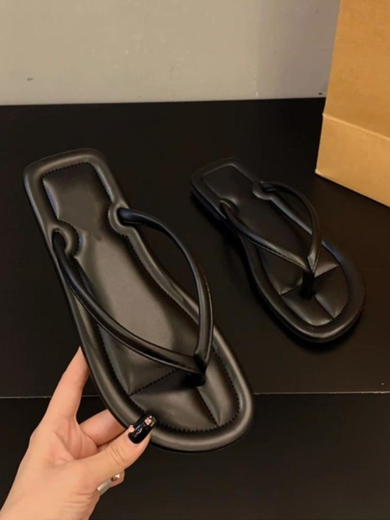 Модные французские тапочки на мягкой подошве в елочку для женской верхней одежды, новые универсальные и высококлассные римские пляжные сандалии для лета 2024