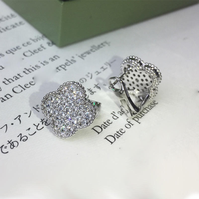 Серьги Four Leaf Grass, легкие роскошные белые рябчики с красным агатом и малахитом, женские серьги-гвоздики