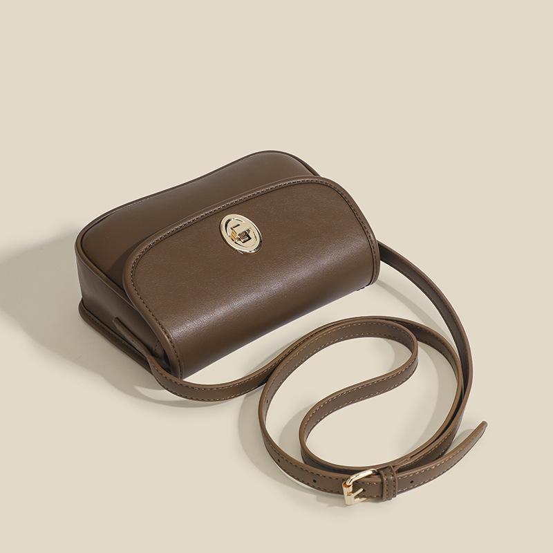 Lock popular bag 2025 summer new versatile flip square shoulder bag Korean version casual messenger small square bag