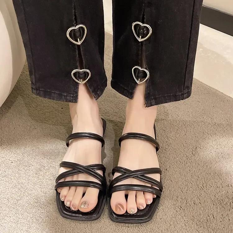 Мода 2024 года, французские тапочки, женские летние новые плоские тапочки One Word с Fairy Wind, пляжные тапочки Ins Tide