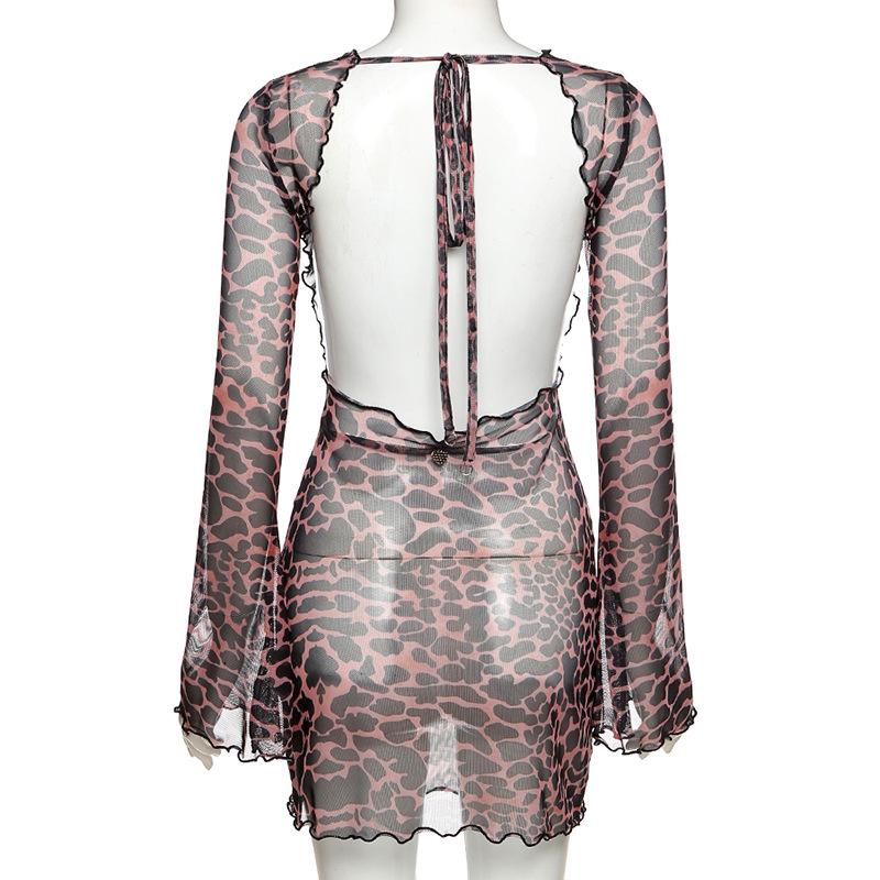 Весна 2021 Женское платье с халтером, расклешенными рукавами, открытой спиной, облегающего кроя