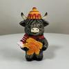 Хэллоуинская фигурка горной коровы из смолы, украшение, символ шотландской культуры, ручная работа, статуэтка коровы с тыквой и кленовым листом