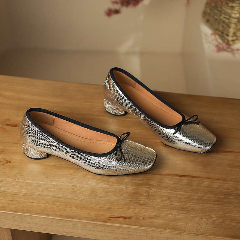 Krazing Pot Овечья кожа Лето Весна Осень Средний каблук Slip on Женские бабочка-узлом Европейский дизайн квадратный носок туфли-лодочки с неглубокой подошвой