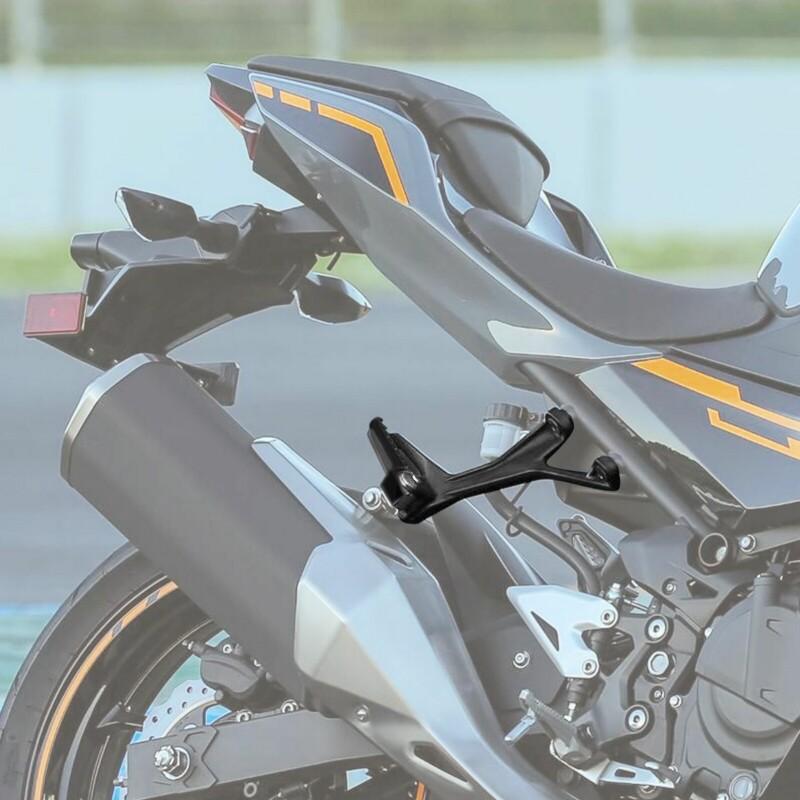 Rear Passenger Footrests Pegs Bracket For Kawasaki Ninja 400 2018-2024 Z400 2019-2024 Z500 2024