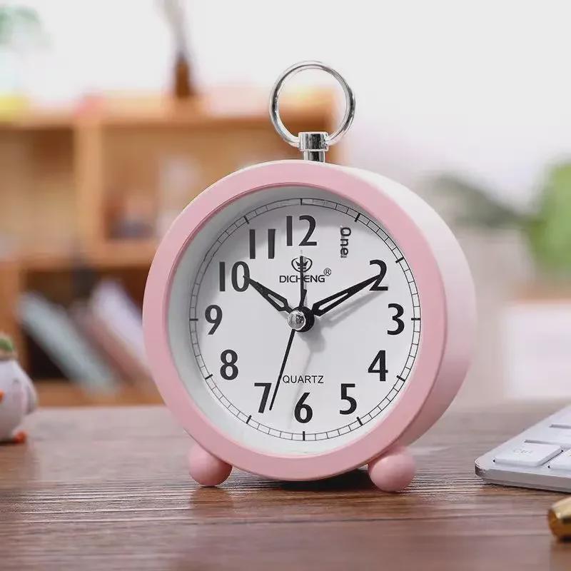 5-дюймовый бесшумный ретро-металлический будильник: Настольные часы в европейском стиле для гостиной или спальни