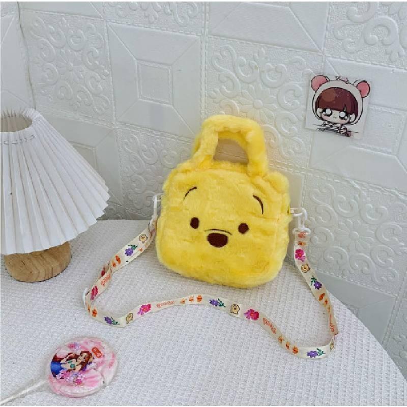Очаровательная плюшевая ручная косметичка-кукла Sanrio Kuromi. Идеально подходит для детей и коллекционеров.