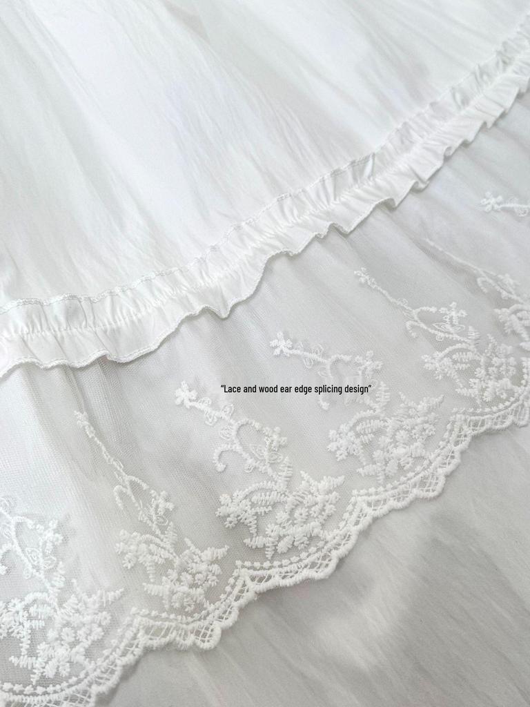 Белая летняя юбка А-силуэта с кружевной отделкой: Сладкий и стройнящий стиль