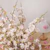 Yousheng 3 шт. искусственные ветки сакуры, многоразовые искусственные шелковые стебли сакуры, розовые или белые ветки сакуры для вазы, свадьбы, домашней вечеринки
