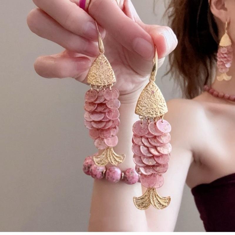 Pink Koi Shell Stud Earrings Niche Medieval Style Light Luxury Women Vacation Ear Jewelry