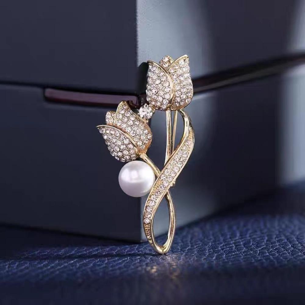 Diamond Butterfly Versatile Simple Brooch Flower Anti-light Pin Clothing Accessories Corsage