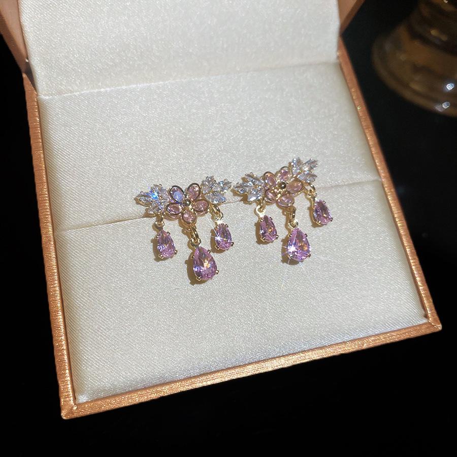 Серьги-пусеты «Серебряная игла» с вырезами в виде розовых бабочек и цирконами - Высококачественная роскошная модная бижутерия