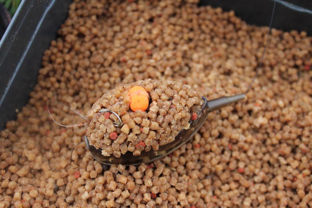 Method/Feeder Fluo Pop-Up Micro Chunks Sweet Garlic
