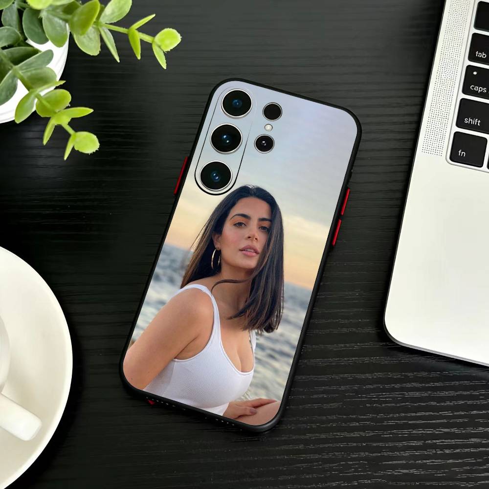 Чехол для телефона Мисс Германия D-Жасмин Шмид для Samsung S26, S25, S24, S23, S22, S30, S21, Ultra, Plus, FE 5G Черный Мягкий Чехол