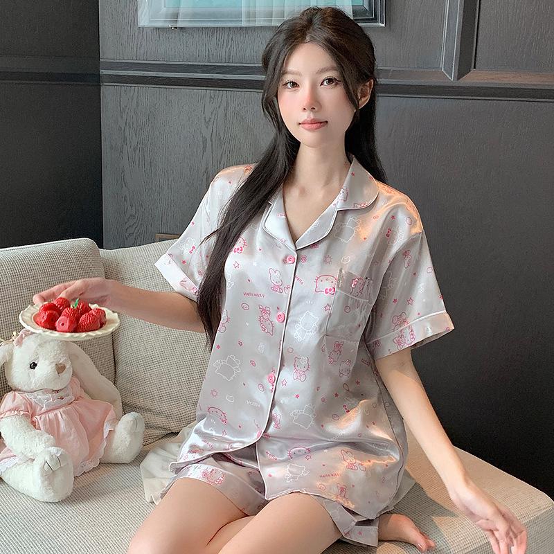 Знаменитая летняя полосатая пижама с короткими рукавами и тонкими лацканами