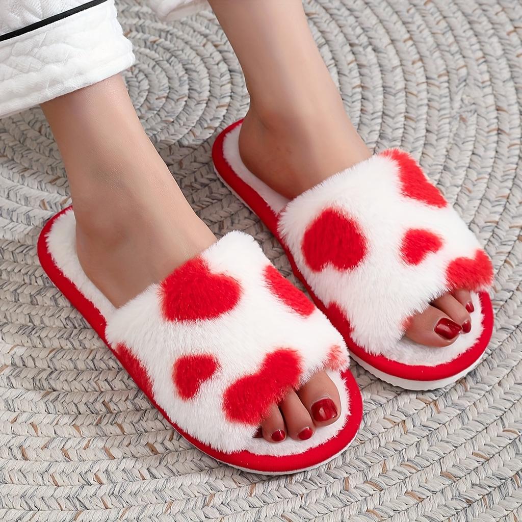 1 пара уютных плюшевых тапочек с узором сердечек, повседневные домашние тапочки с открытым носком, подошвой из ЭВА и тканевой стелькой, всесезонная удобная обувь для мужчин и женщин