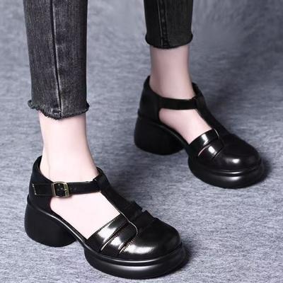 Женские летние босоножки на высоком толстом каблуке и толстой подошве с круглым носком, с полым верхом и Т-образной застежкой