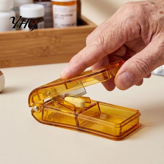 Reusable Medicine Cutter for Tablets Portable Pill And Splitter, Built-in Stainless Steel Blade Compact Dispenser, Convenient Business Trips